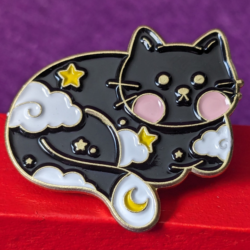 Cloudy Sky Kitty Pin - Cute Cat Pin